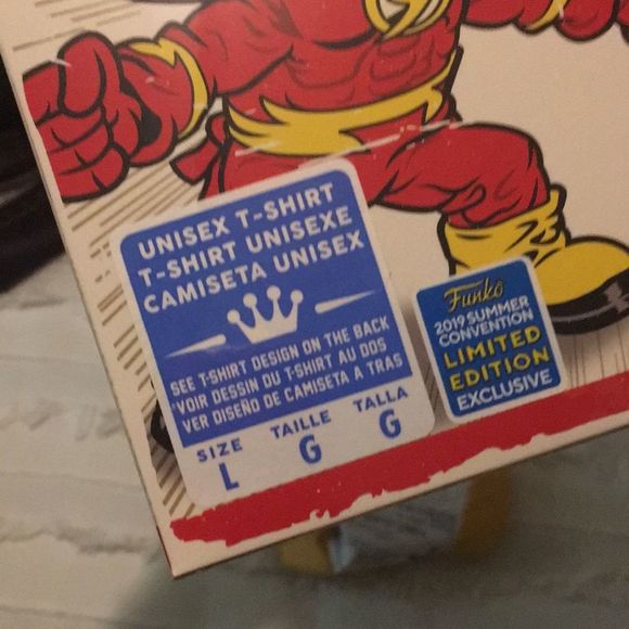 NWT Funko The Big Bang Theory Sheldon as The Flash tee size large - Picture 4 of 4